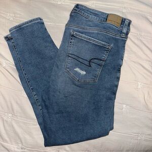 AEO Hi-Rise ripped jeggings